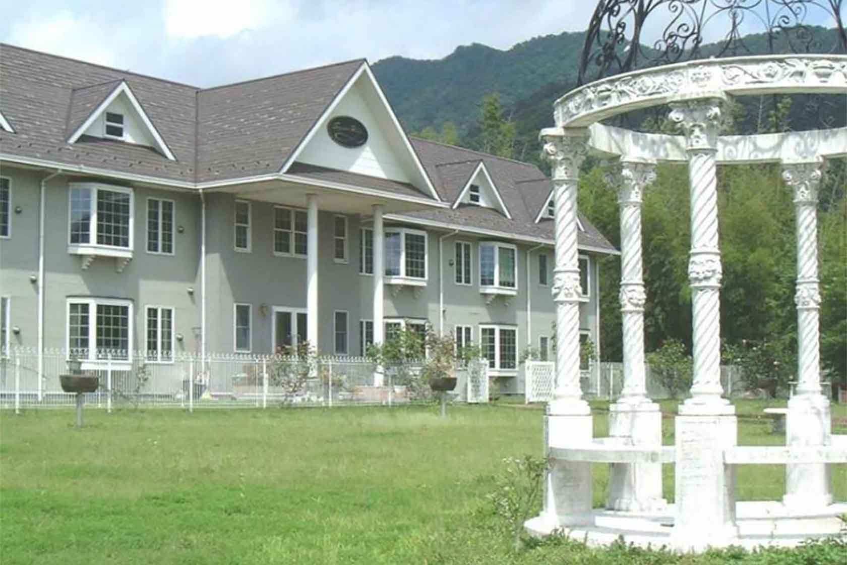 コンドミニアム スクウェアヒルズ