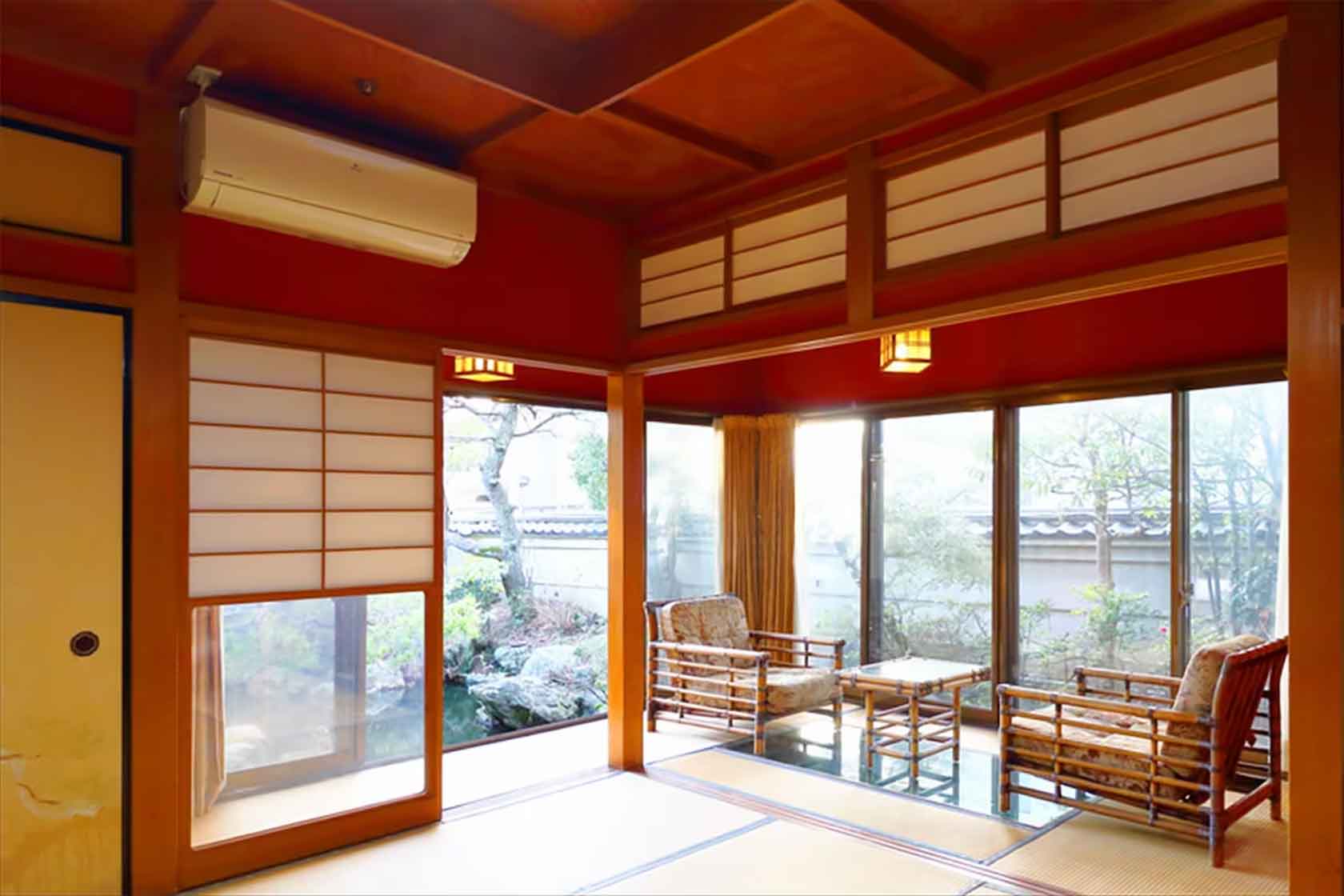 数寄屋風旅館からさわ