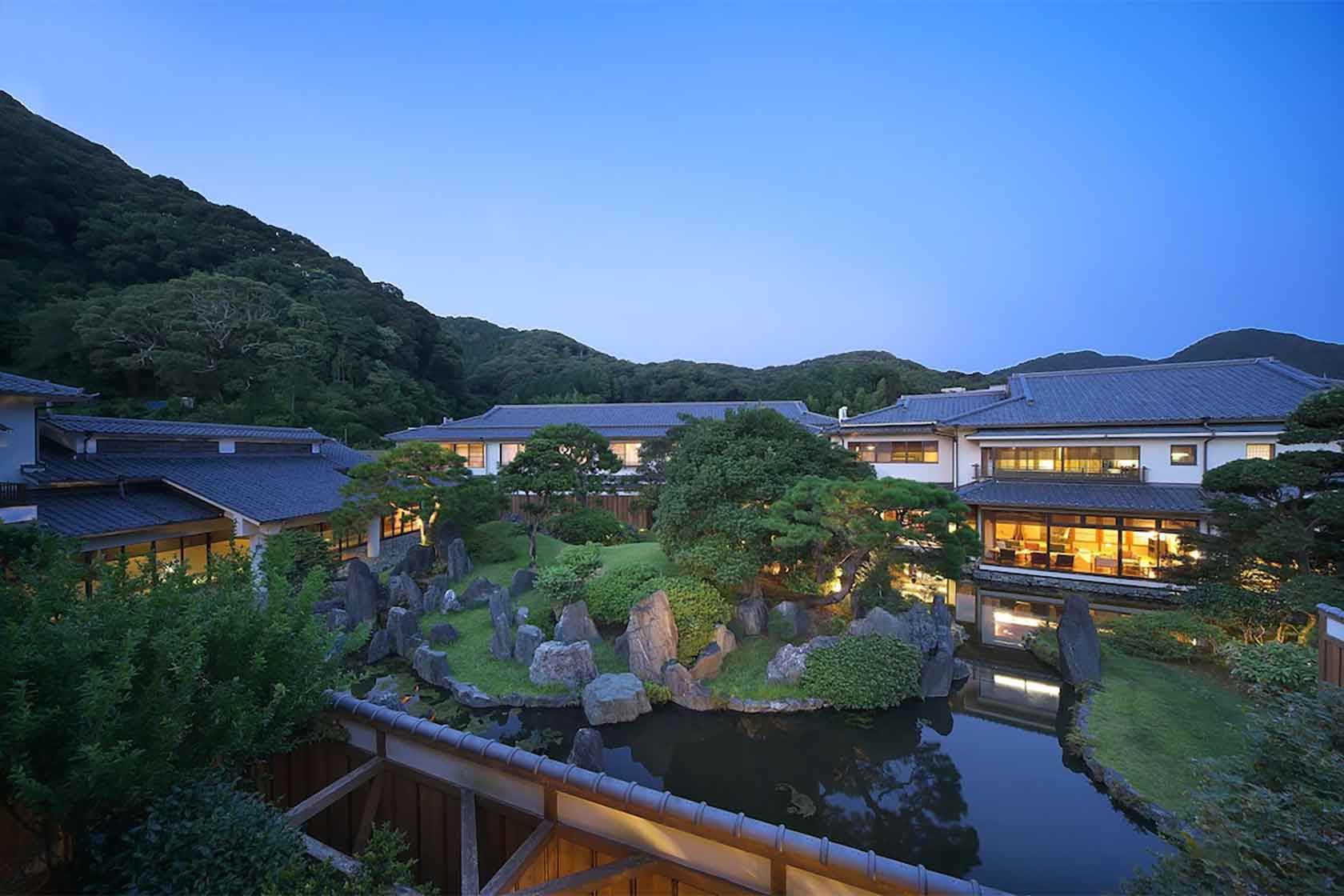 大地の彩 花月亭