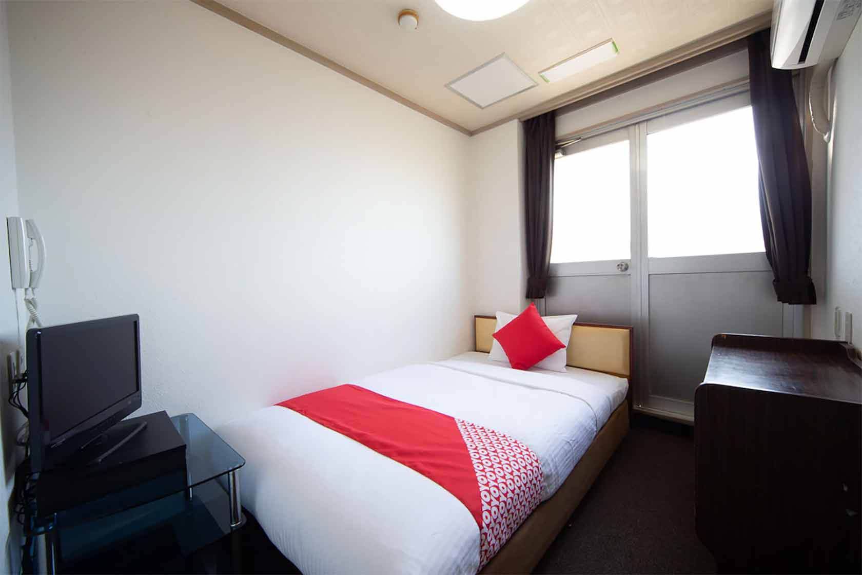 HOTEL 鶴 川内