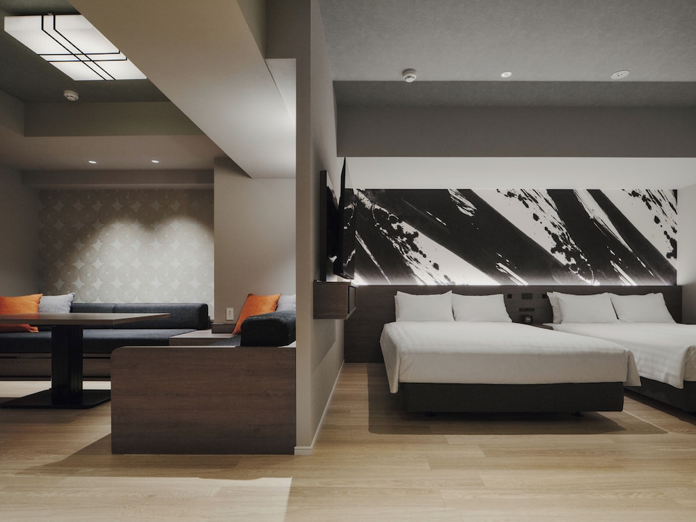 MONDAY APART PREMIUM 浅草 東京