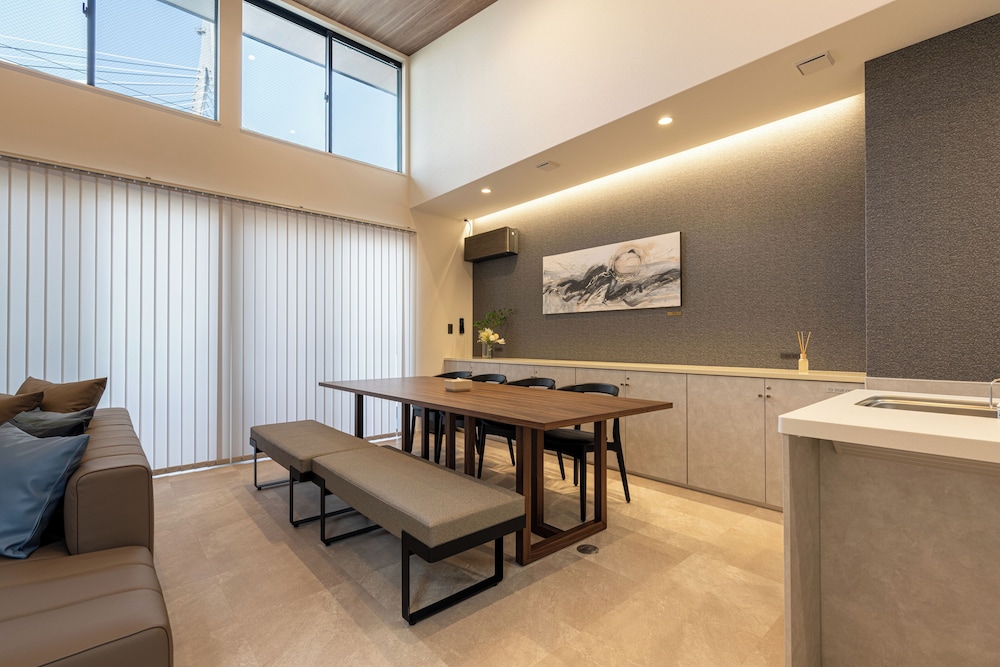 UNIVERSAL FRONT VILLA SANRRIOTT 大阪