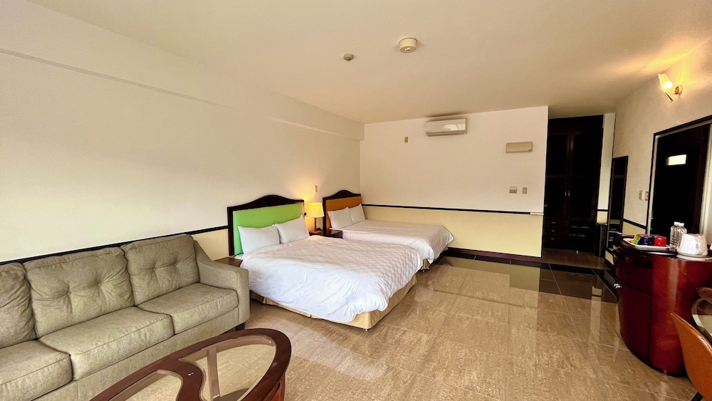 HUNDRED DAYS HOTEL 那覇