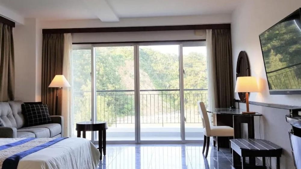 HUNDRED DAYS HOTEL 那覇