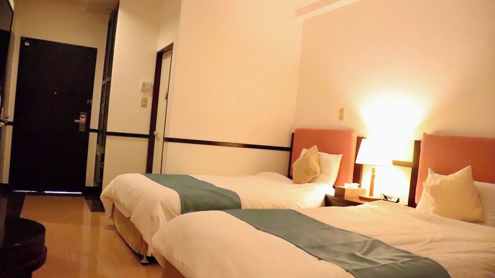HUNDRED DAYS HOTEL 那覇