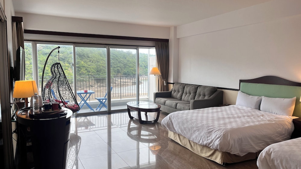 HUNDRED DAYS HOTEL 那覇