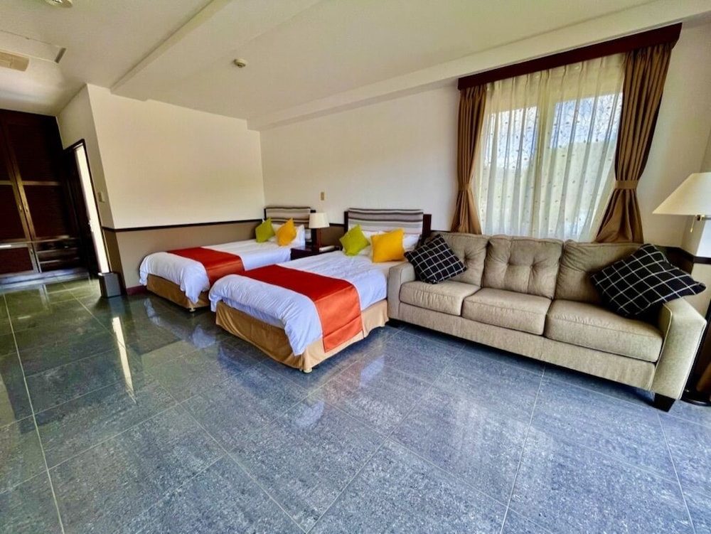 HUNDRED DAYS HOTEL 那覇