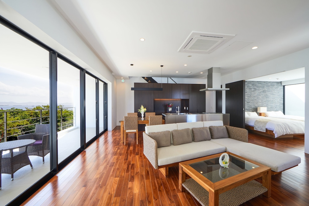 E-HORIZON RESORT PREMIUM 瀬底B 那覇
