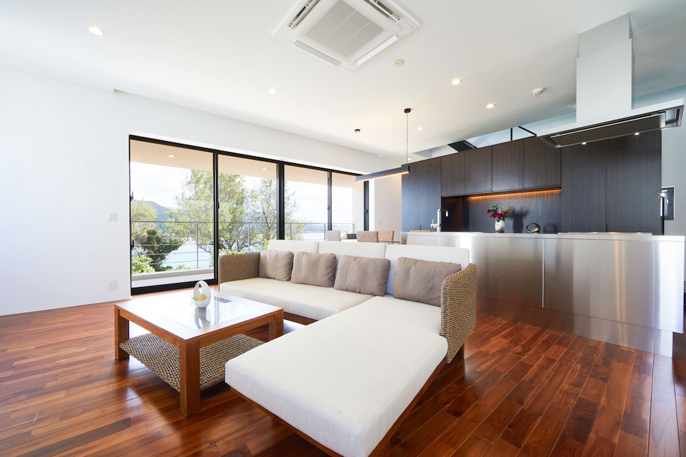 E-HORIZON RESORT PREMIUM 瀬底B 那覇