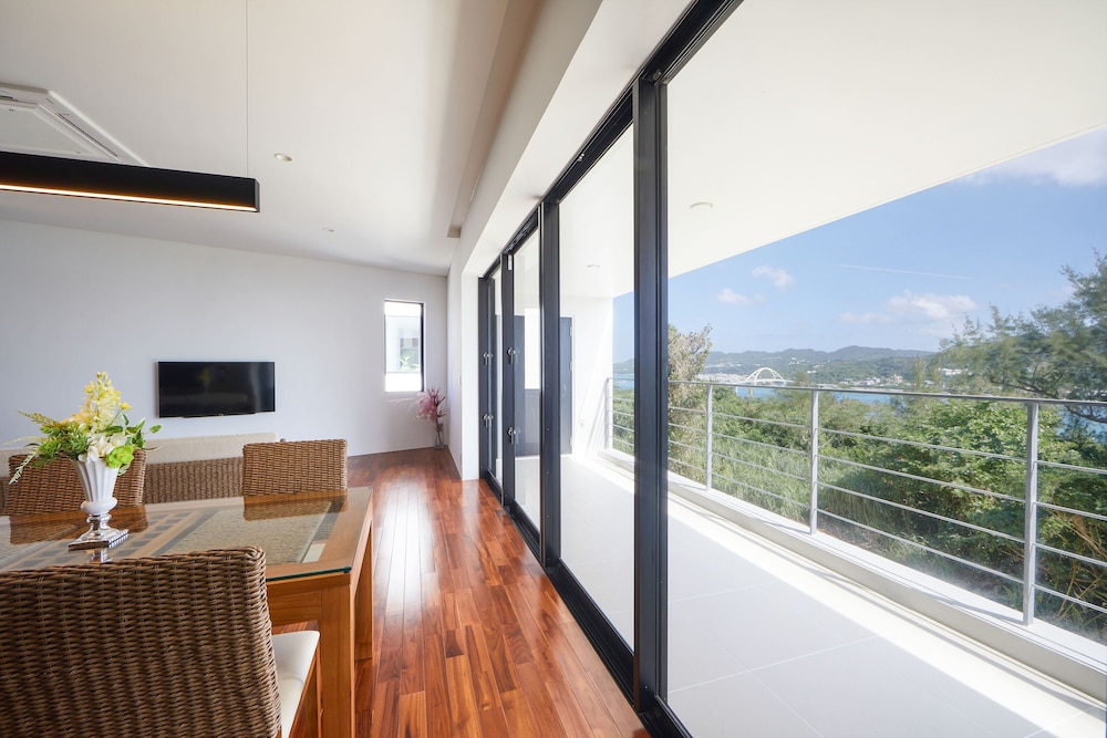 E-HORIZON RESORT PREMIUM 瀬底B 那覇