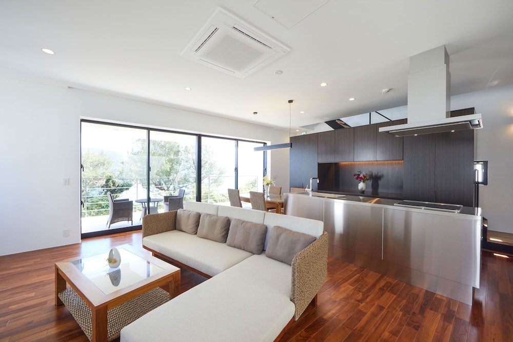E-HORIZON RESORT PREMIUM 瀬底B 那覇