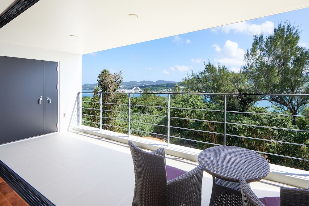 E-HORIZON RESORT PREMIUM 瀬底B 那覇