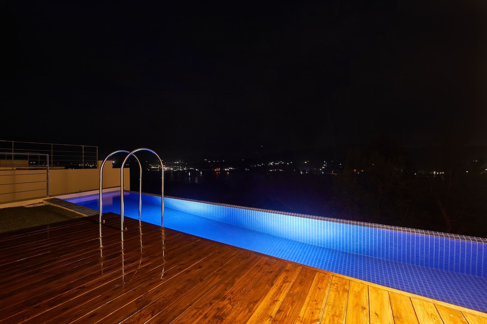 E-HORIZON RESORT PREMIUM 瀬底B 那覇