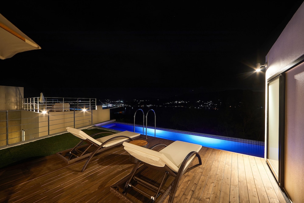 E-HORIZON RESORT PREMIUM 瀬底B 那覇