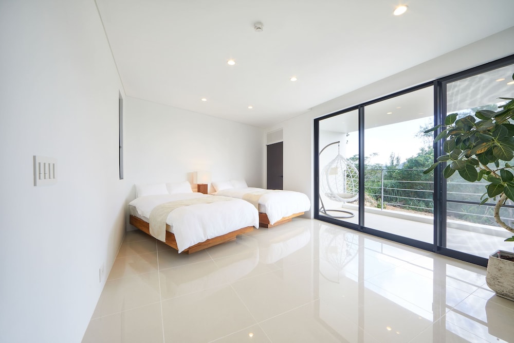 E-HORIZON RESORT PREMIUM 瀬底B 那覇