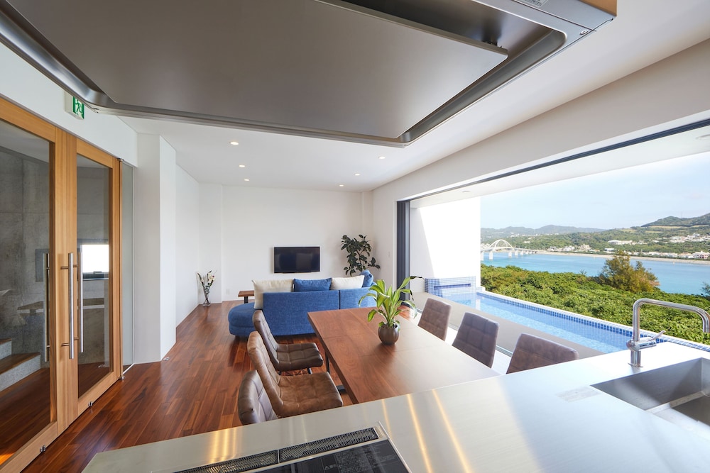 E-HORIZON RESORT PREMIUM 瀬底D 那覇