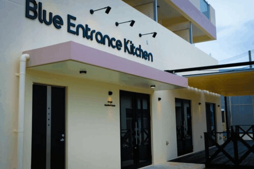 BLUE ENTRANCE 那覇
