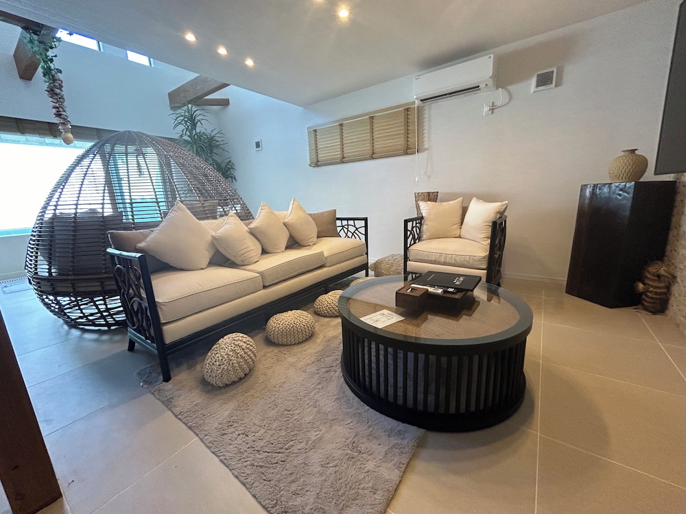 REVIERA RESORT VILLA 那覇